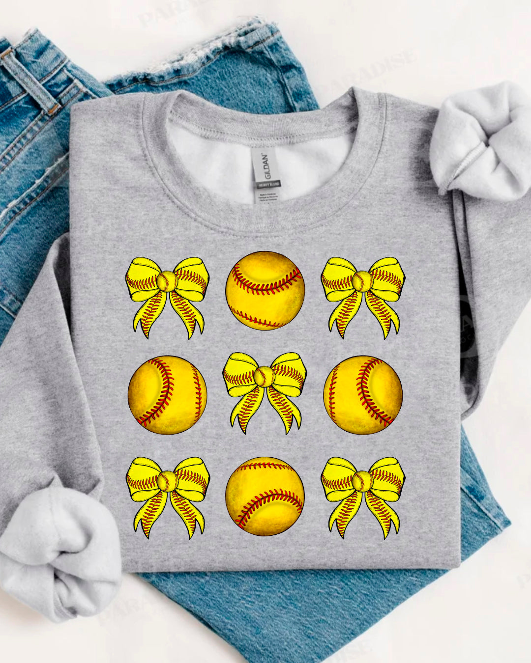 BASEBALL YELLOW SWEATER