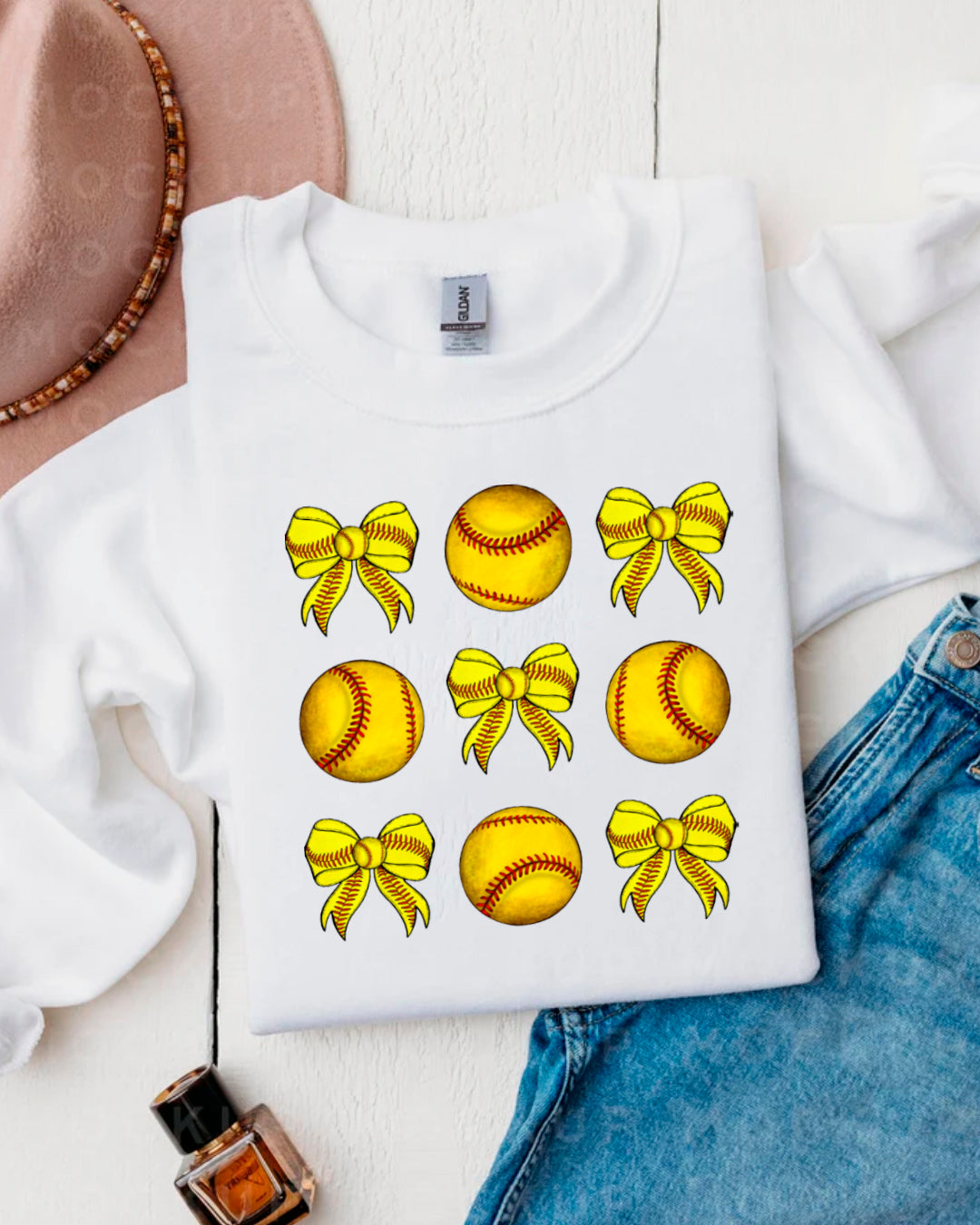 BASEBALL YELLOW SWEATER