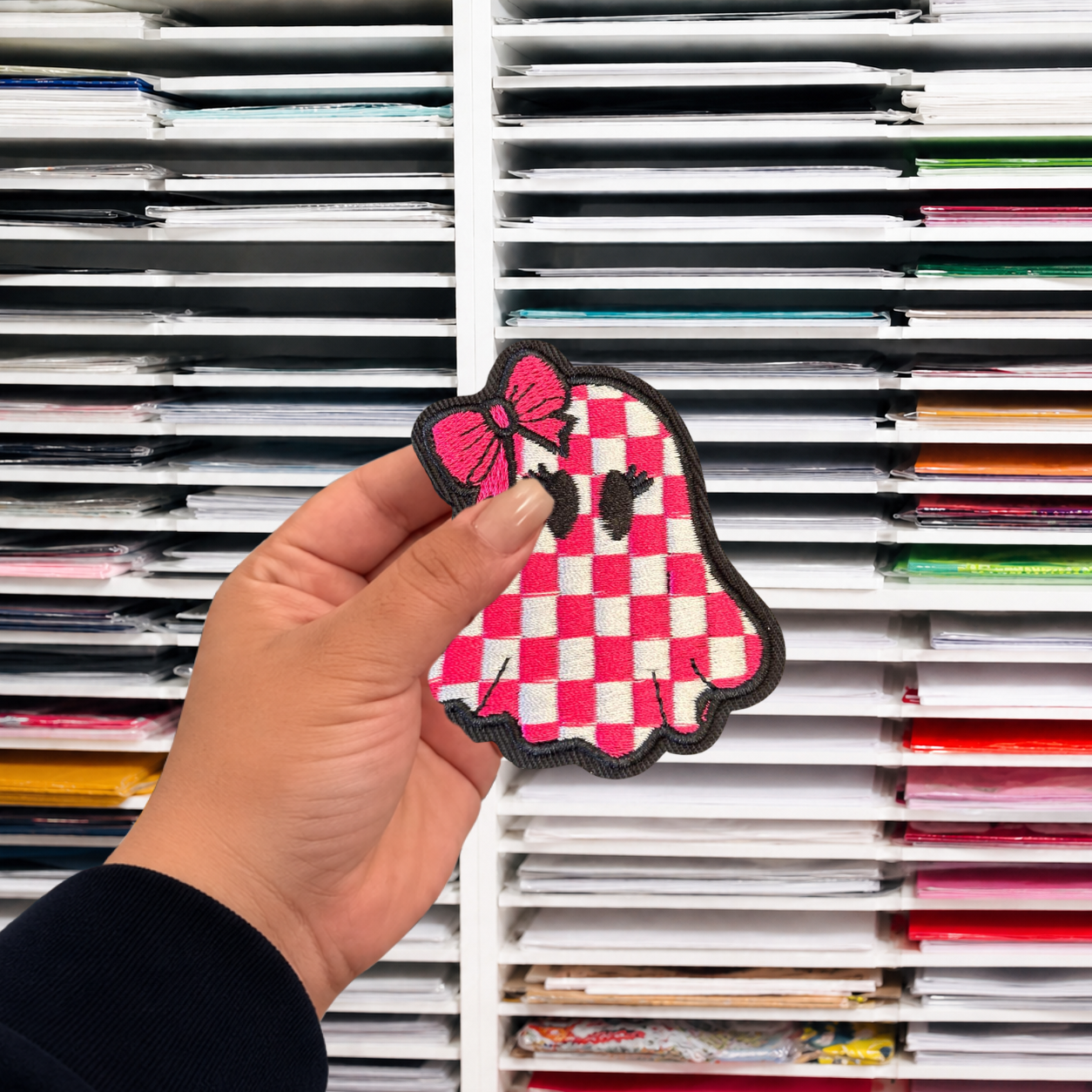 GHOST PINK/WHITE IRON ON PATCH